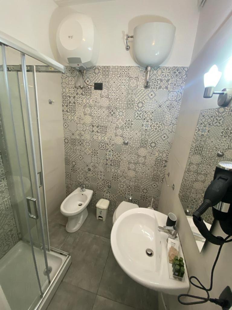 Hotel A Due Passi Da San Pietro à Rome Extérieur photo